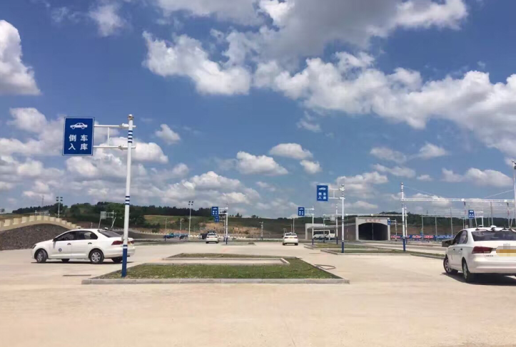 镇江驾校电话